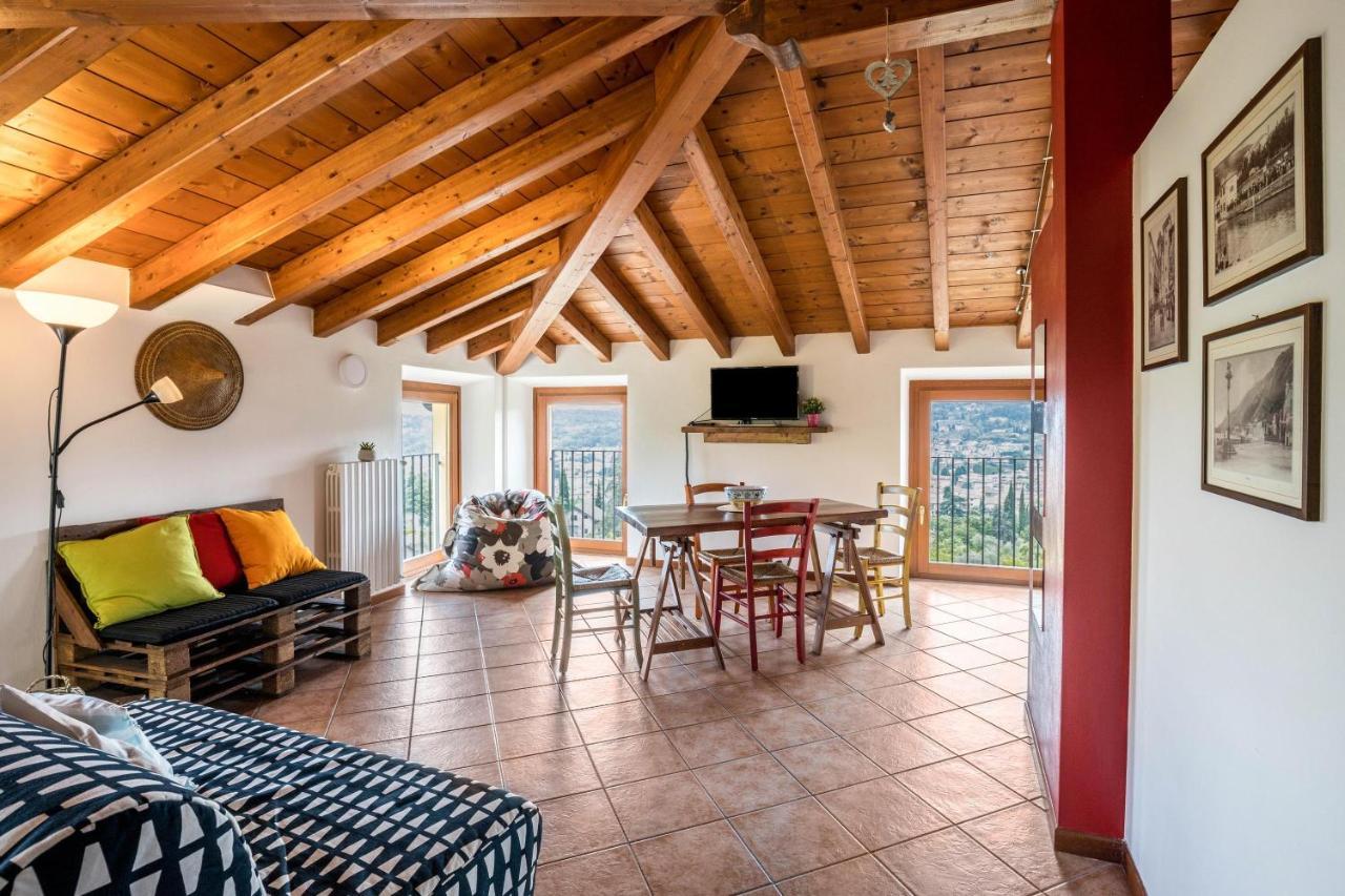 Casa Mandello Appartement Salò Buitenkant foto